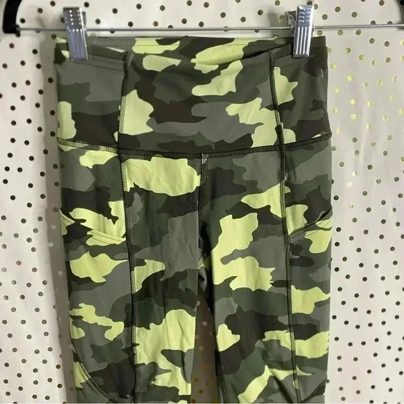 Lululemon Fast and Free High-Rise Crop - Picture 3 of 11